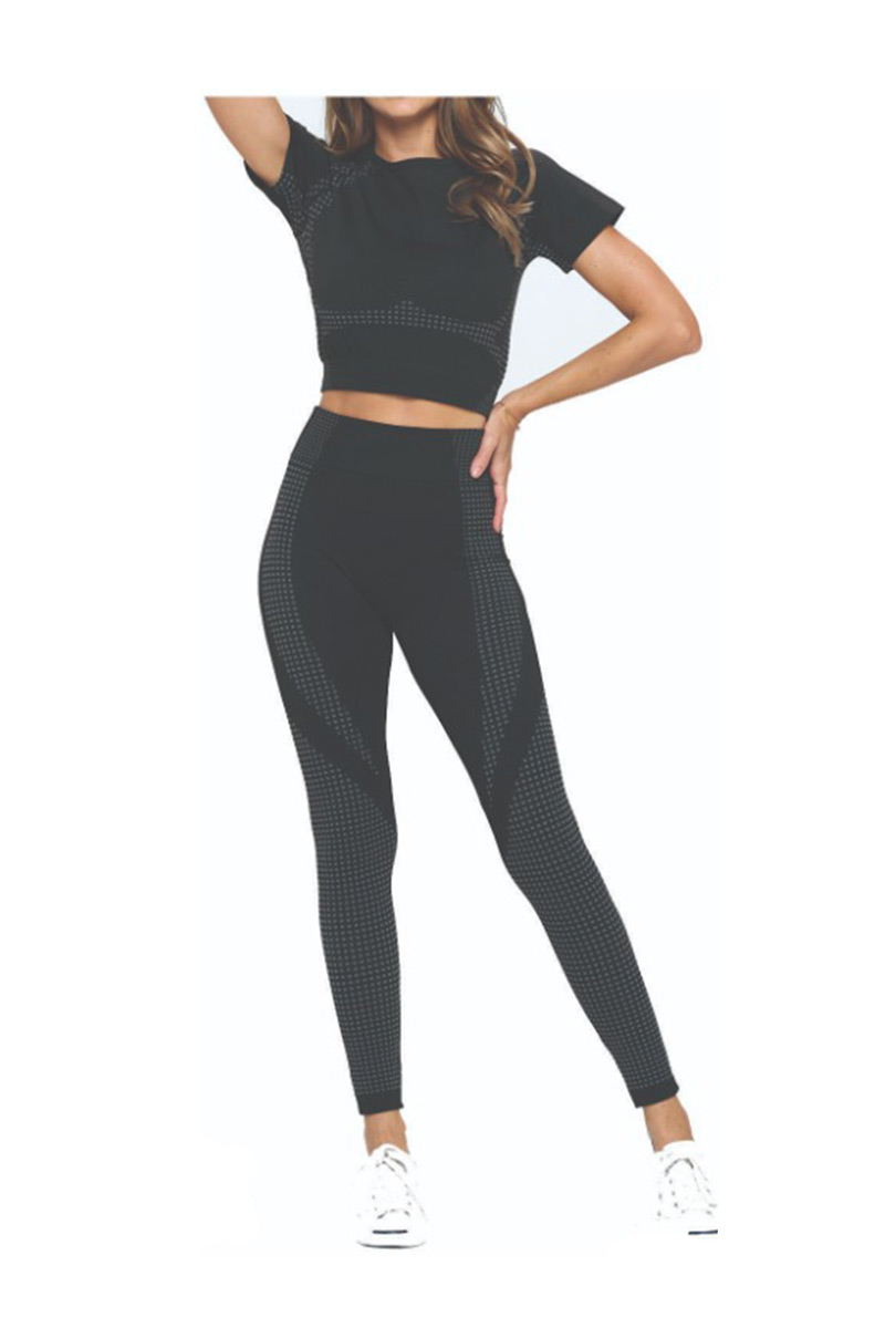 Seamless Crop Top And Yoga Pants Set