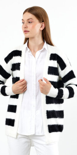 Turtleneck Oversized Textured Sweater - White